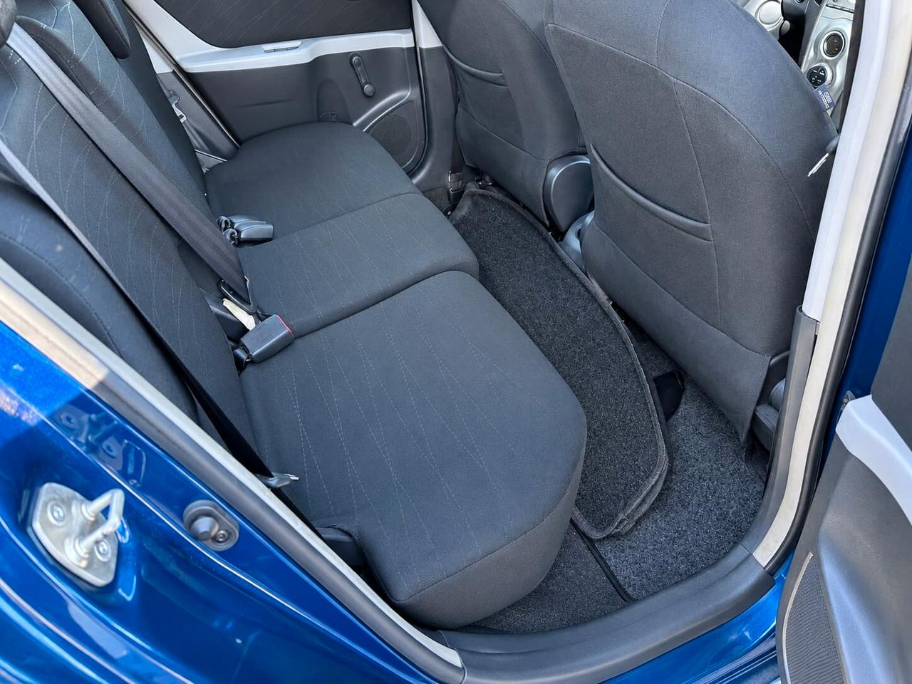 Toyota Yaris 1.0 5 porte Sol