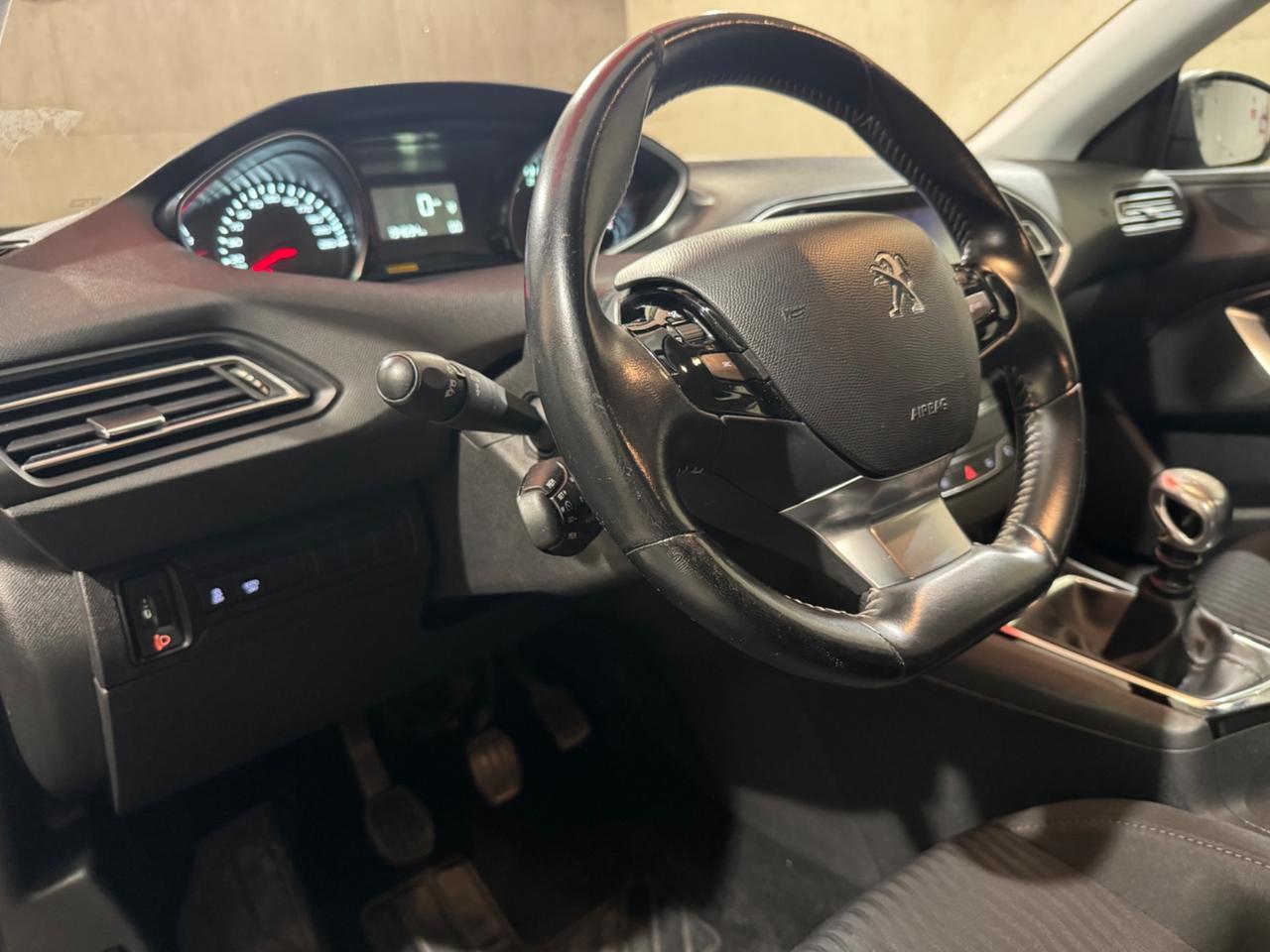 Peugeot 308 BlueHDi 120 S&S SW Business