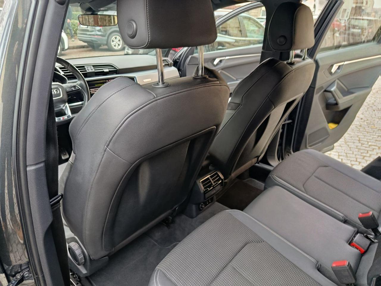 Audi Q3 S Line 2.0 35 TDI #8385