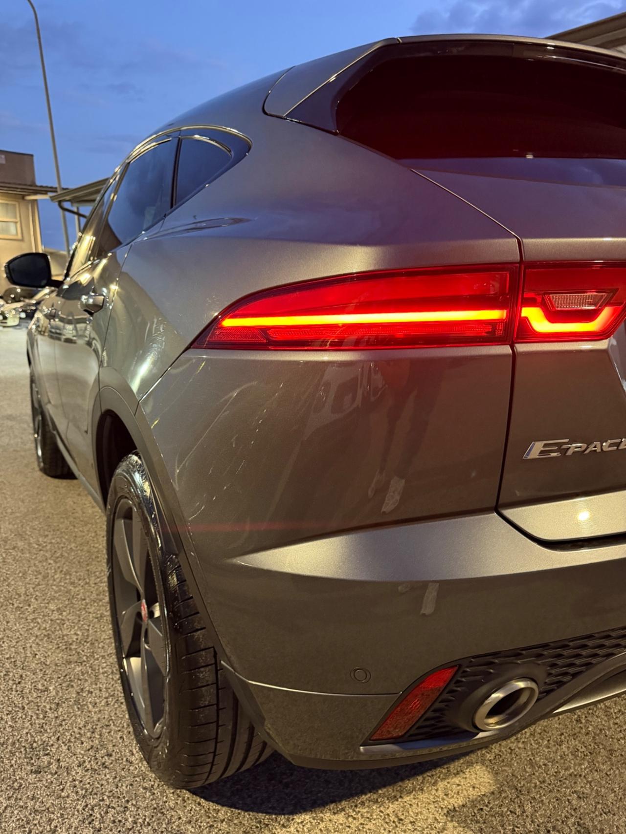 Jaguar E-Pace 2.0D 150 CV AWD aut. R-Dynamic HSE