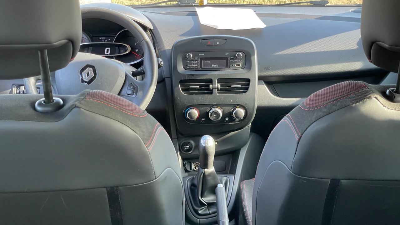Renault Clio 1.2 75CV 5 porte Zen