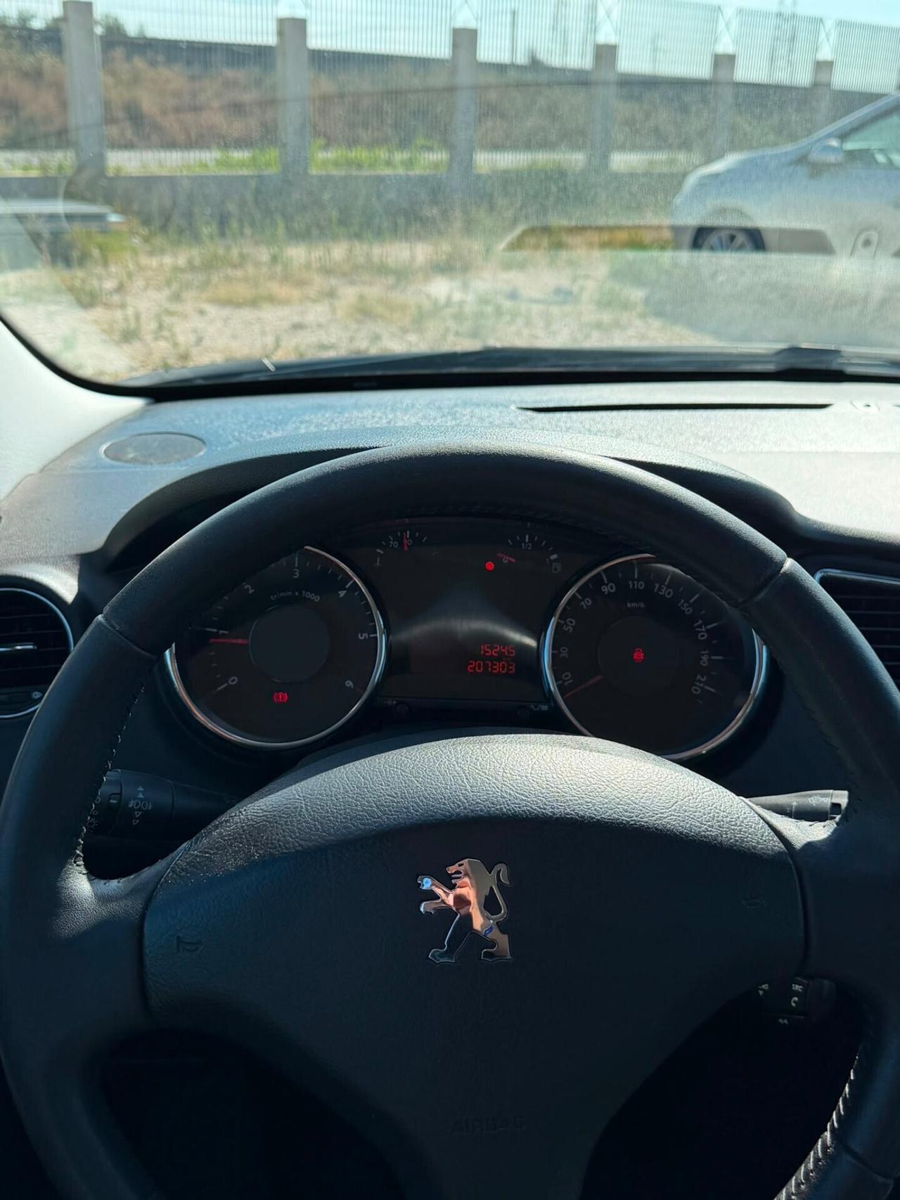 Peugeot 5008 1.6 HDi 115CV Business