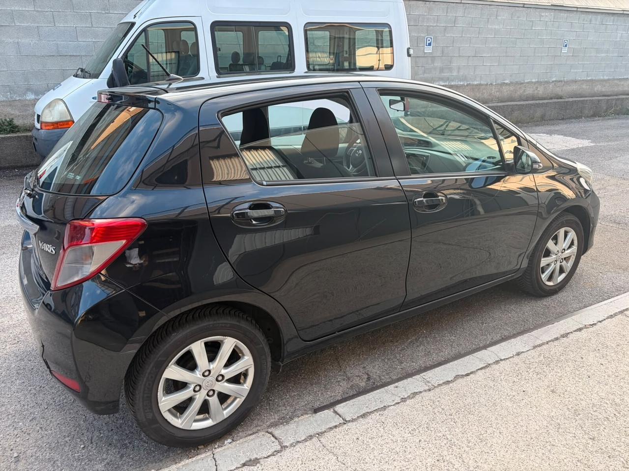 Toyota Yaris 1.0 5 porte Active