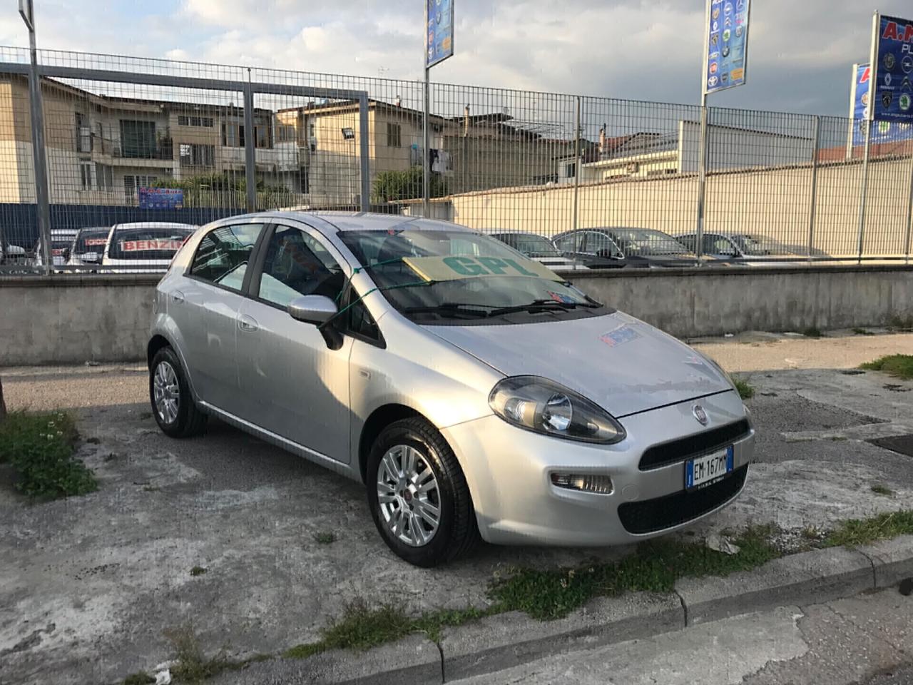 Fiat Punto 1.4 8V 77 CV 57 KW 5 porte Easypower Lounge