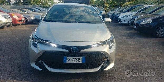 TOYOTA COROLLA HBRID 98cv NEO PATENTATI APPLE CAR PLAY BLUETOOTH CRUISE CERCHI MULTIFUNZIONE