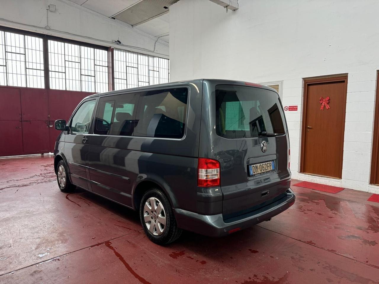 Volkswagen Multivan 2.5 TDI/174CV Tiptr.Highline trasporto/Guida disabili