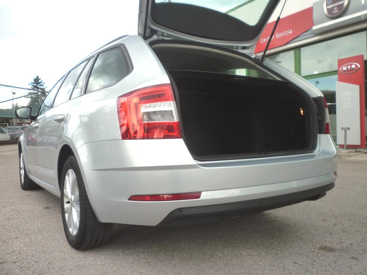 SKODA Octavia Wagon 1.6 TDI SCR 115 CV DSG Executive 2019