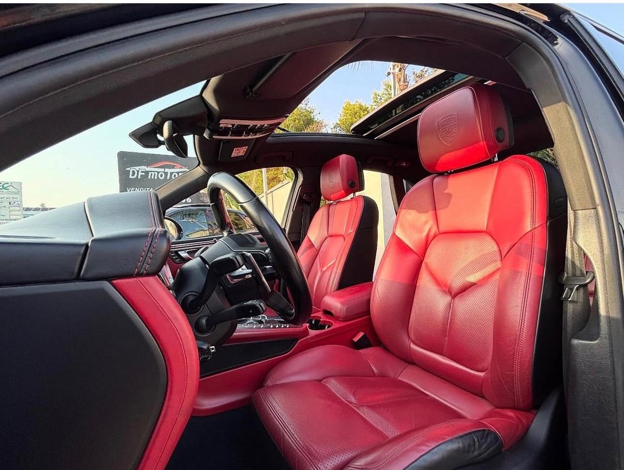 Porsche Macan 2.0- tetto apribile