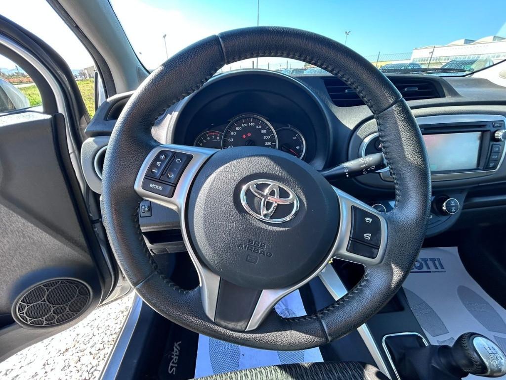 TOYOTA Yaris III 2011 - Yaris 5p 1.0 Lounge c/CL