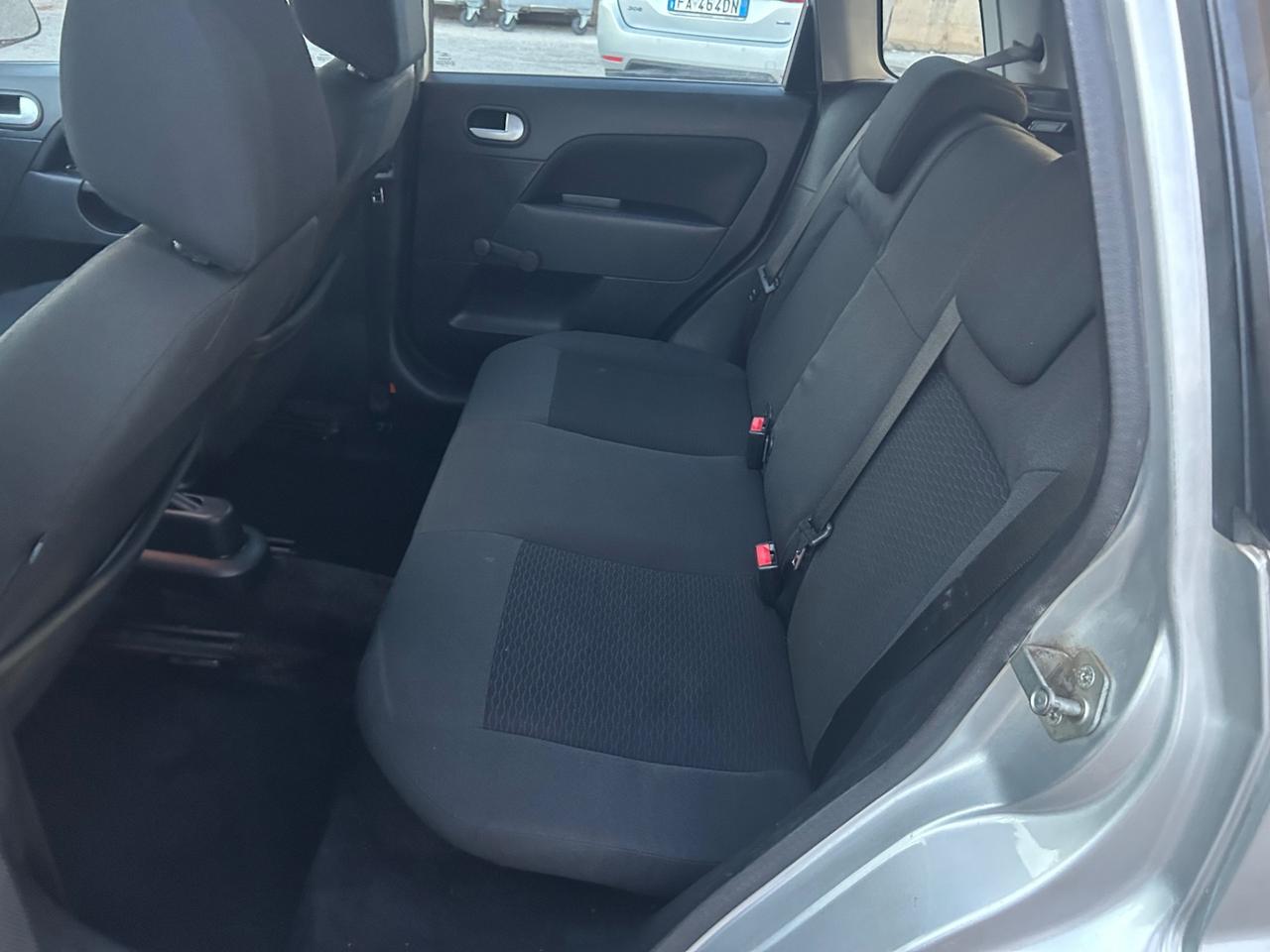 Ford Fiesta 1.2 5p. Ghia 140000km Gancio Traino