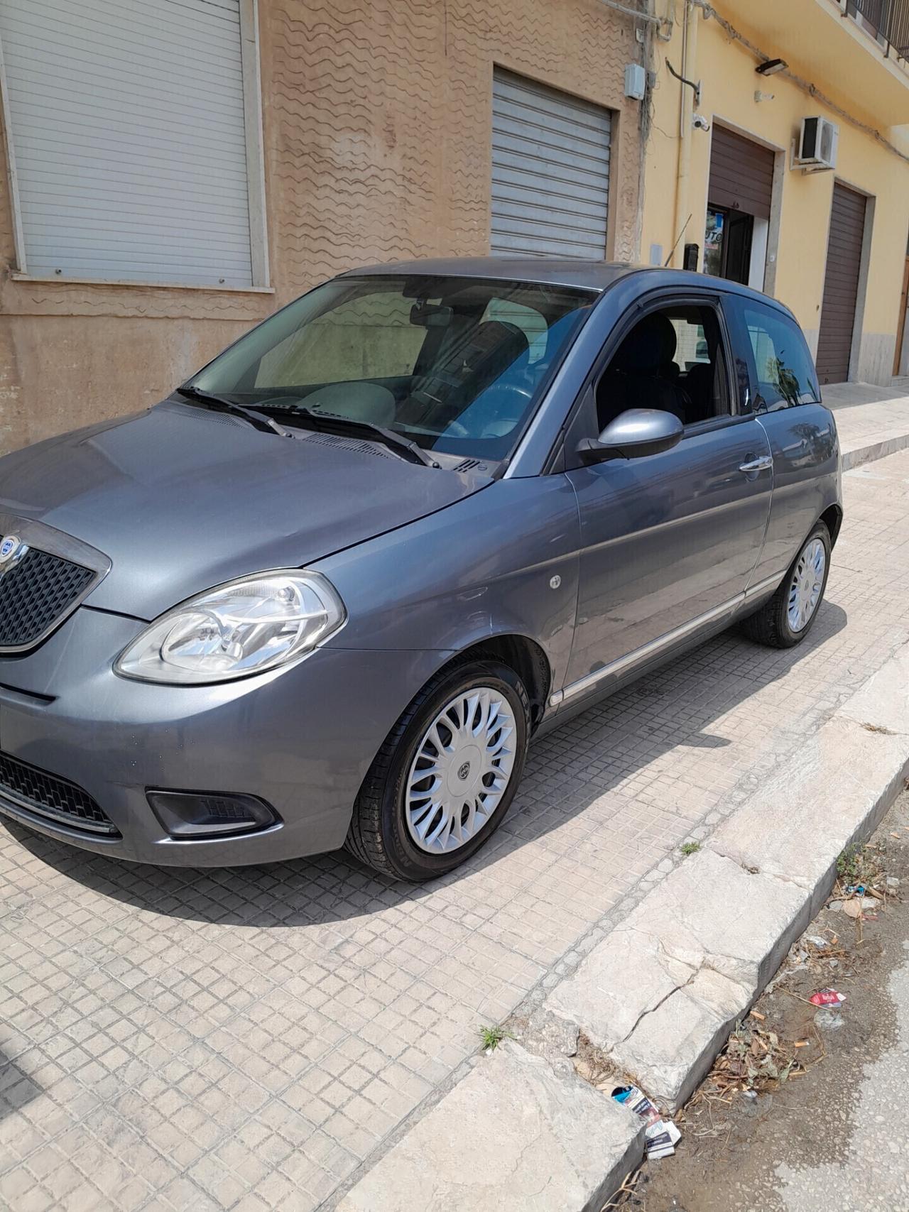 Lancia Ypsilon 1.2 Argento