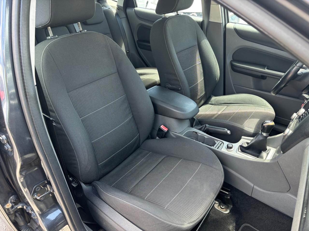 Ford Focus 1.6 TDCi (110CV) 5p. Tit. DPF