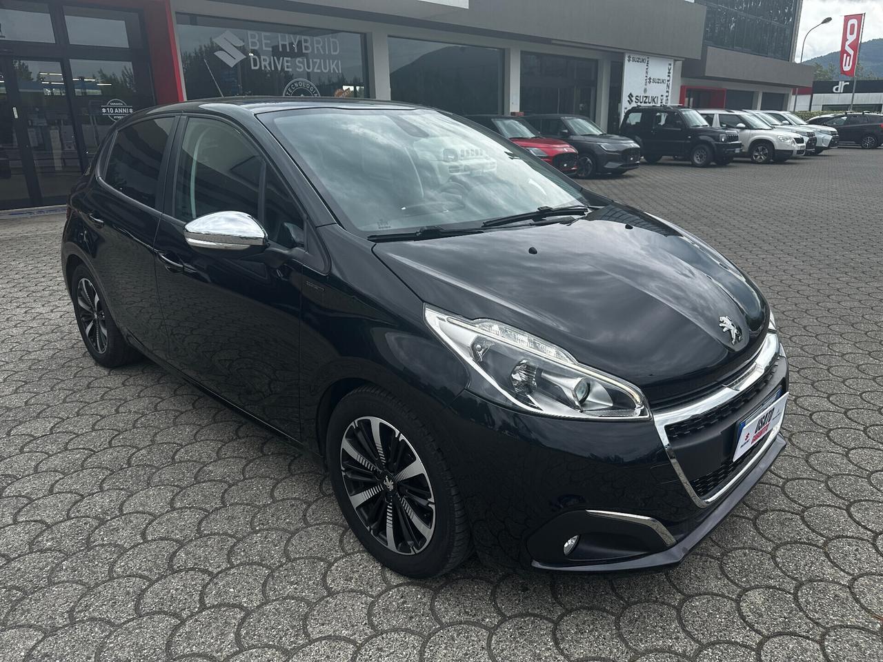 Peugeot 208 BlueHDi 100 S&S 5 porte Signature