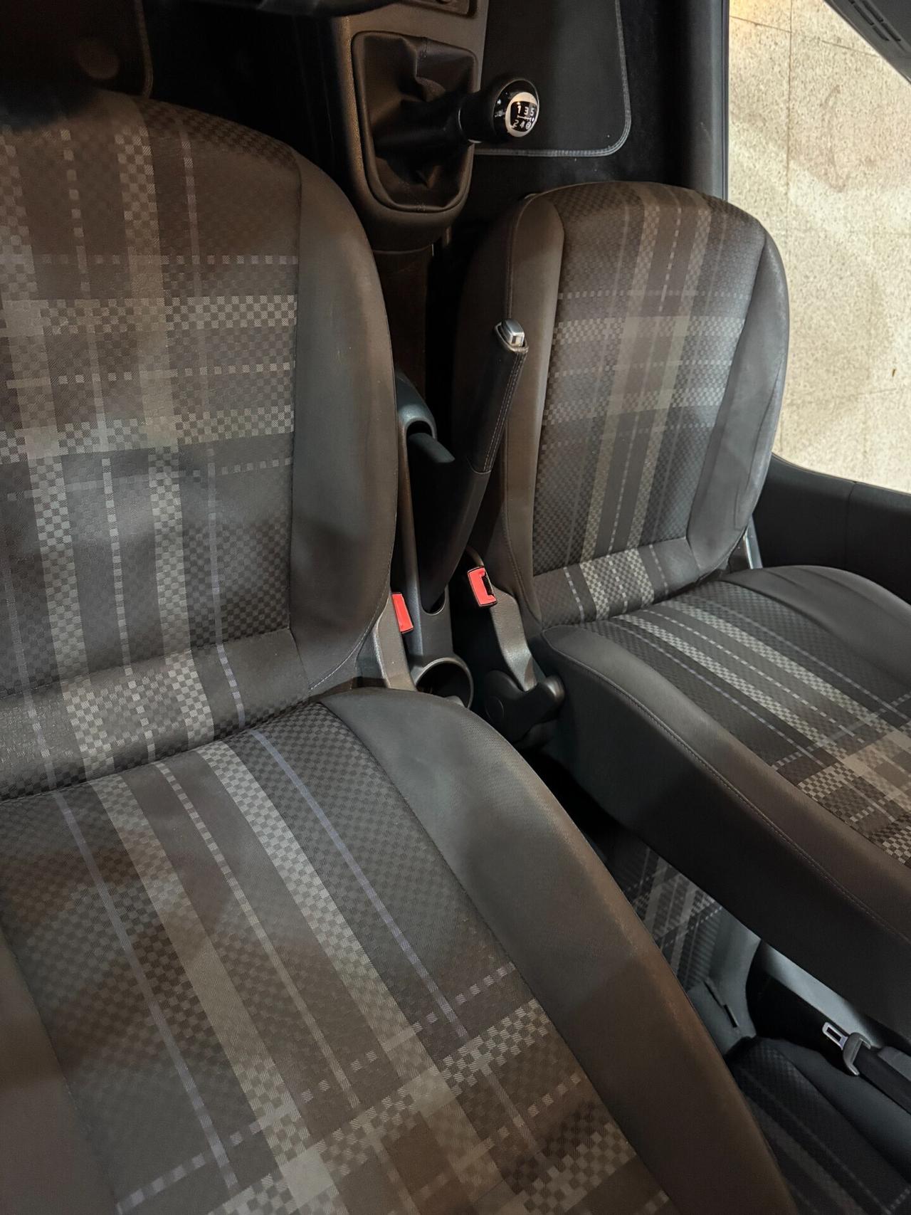 Volkswagen up! 1.0 5p. club 60 cv. OK NEOPATENTATI