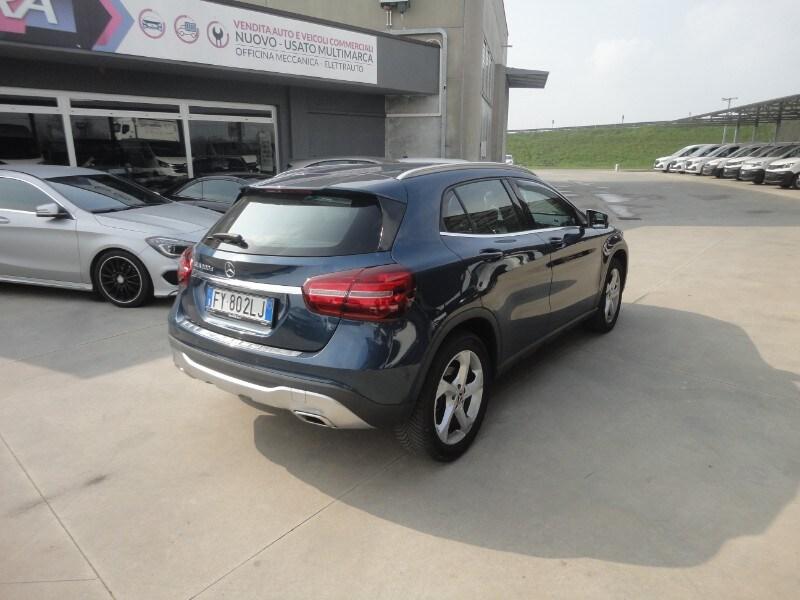 MERCEDES GLA (X156) GLA 200 d Automati...