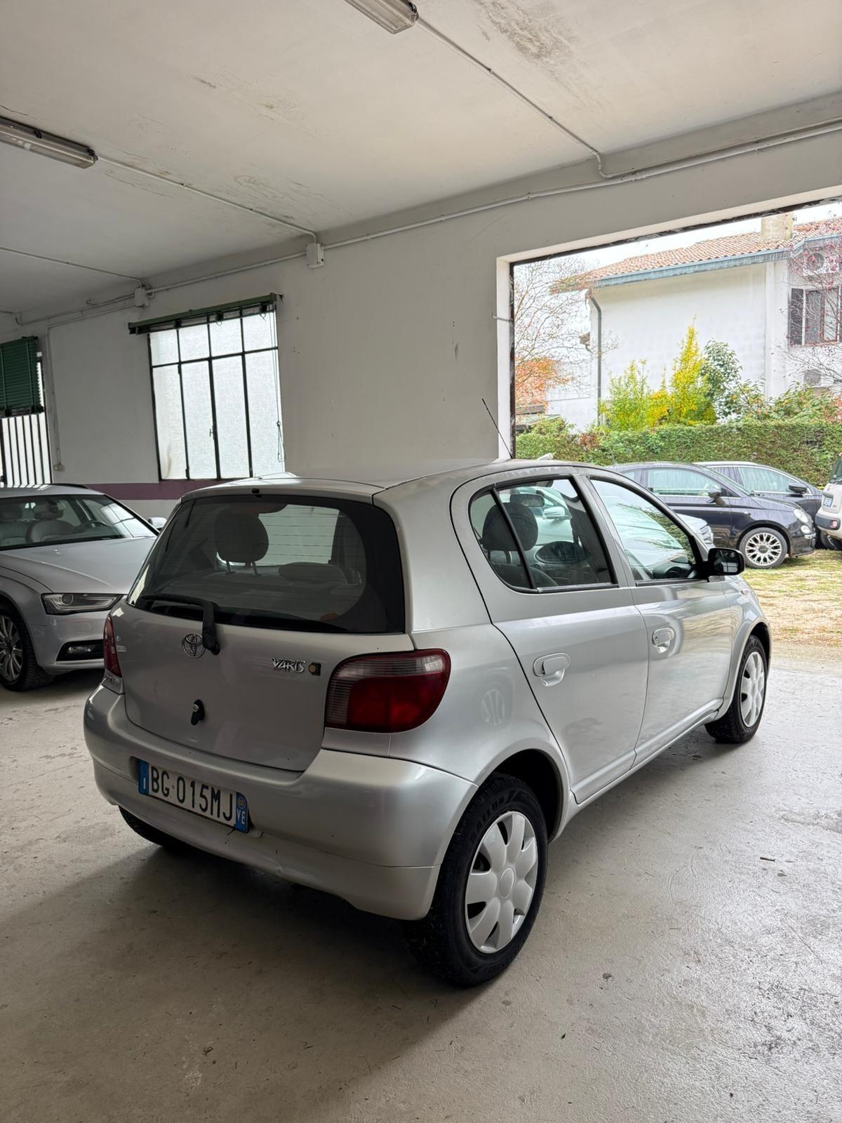 Toyota Yaris 1.0i 16V cat 5 porte