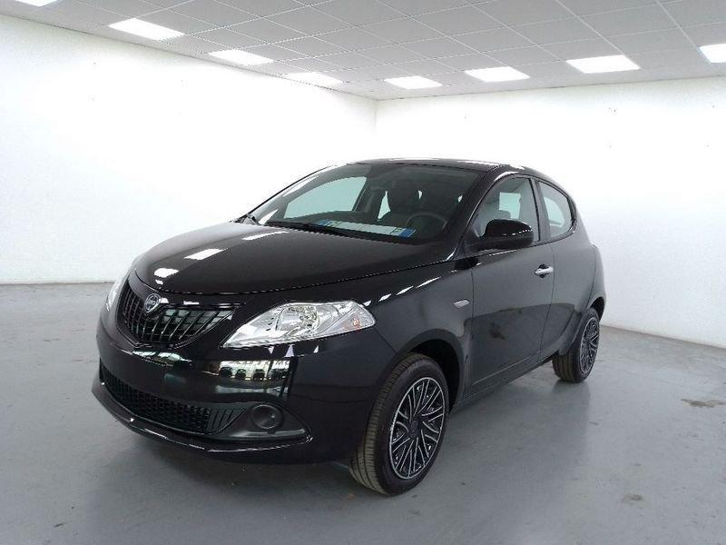 Lancia Ypsilon 1.0 firefly hybrid Silver Plus s&s 70cv