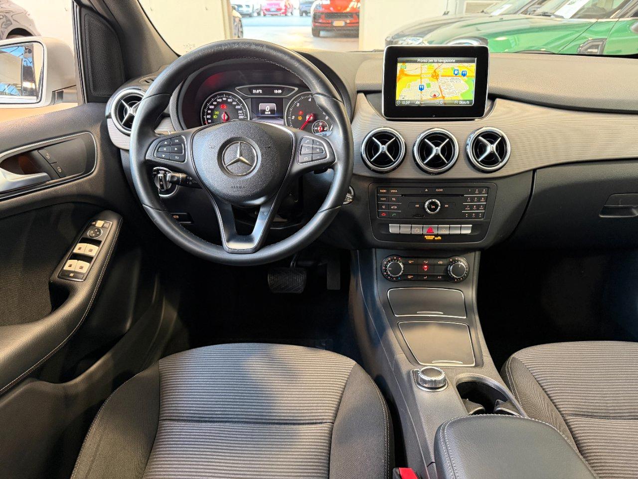 Mercedes B 180 D Executive Automatica - 18" - Telecamera - Navigatore