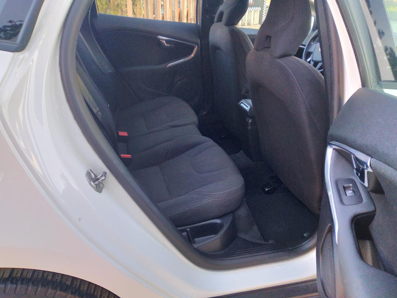 Volvo V40 Cross Country D2 Momentum