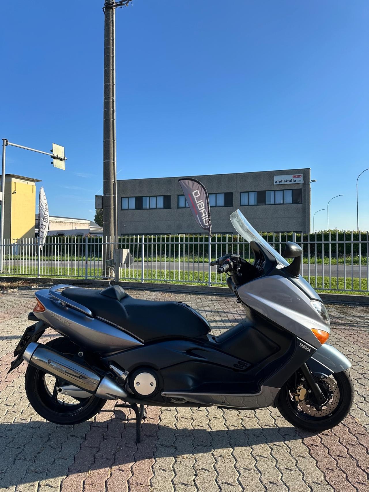 Yamaha TMAX White 500