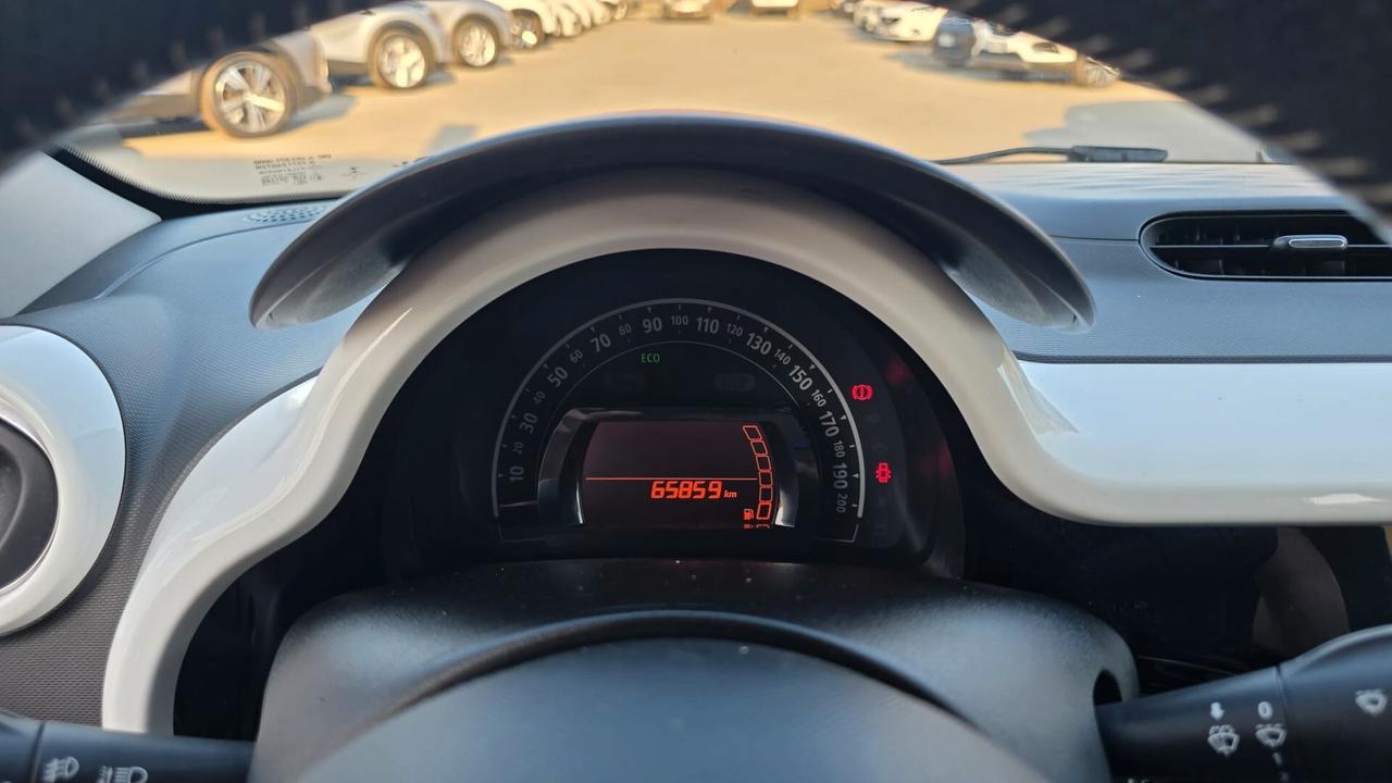Renault Twingo SCe EDC La Parisienne