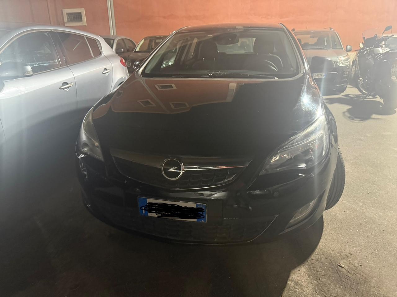 Opel Astra 1.4 100CV GPL 5 porte Elective anno 2011