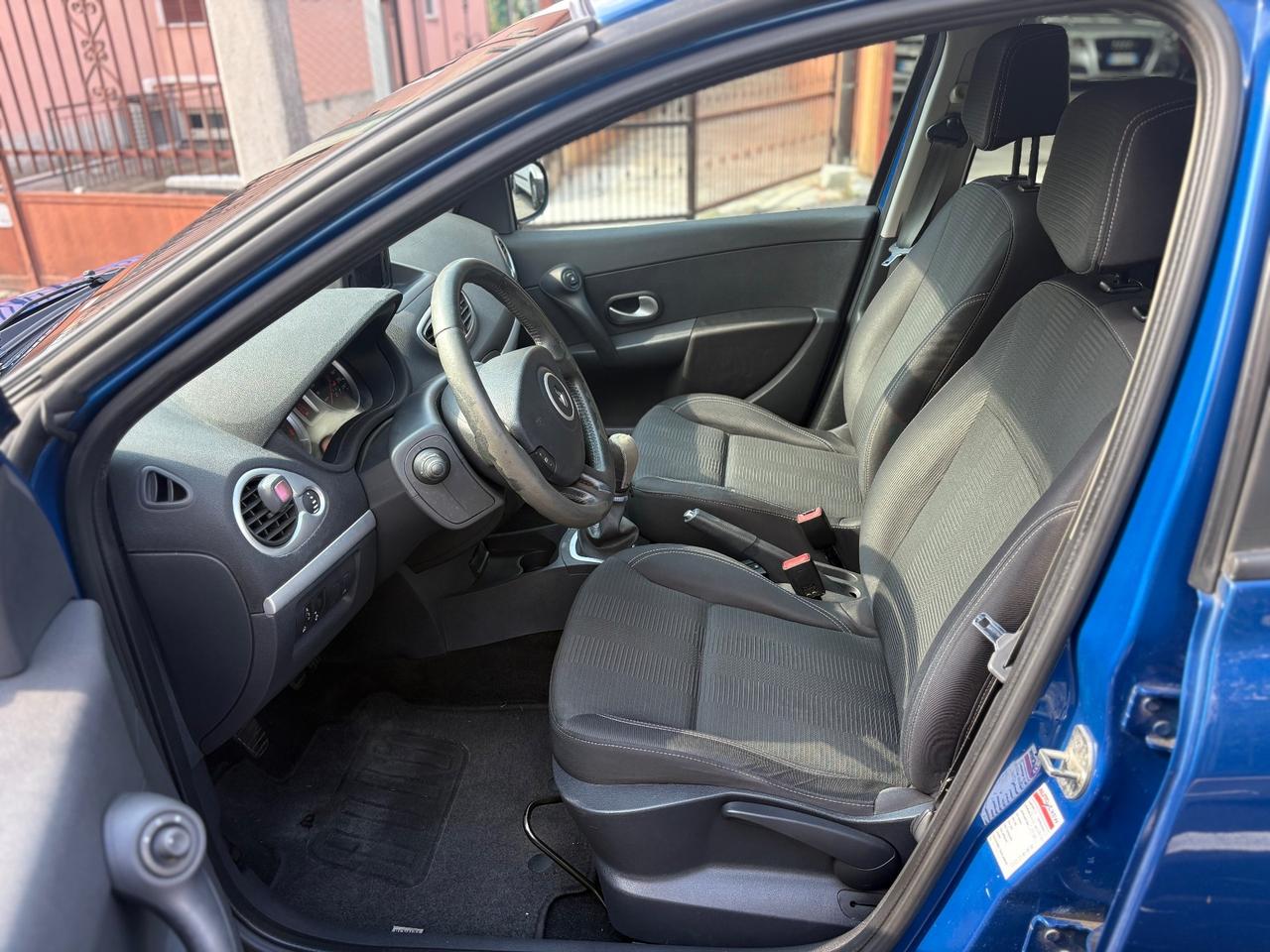 Renault Clio 1.2 16V 5 porte Luxe NEOPATENTATI