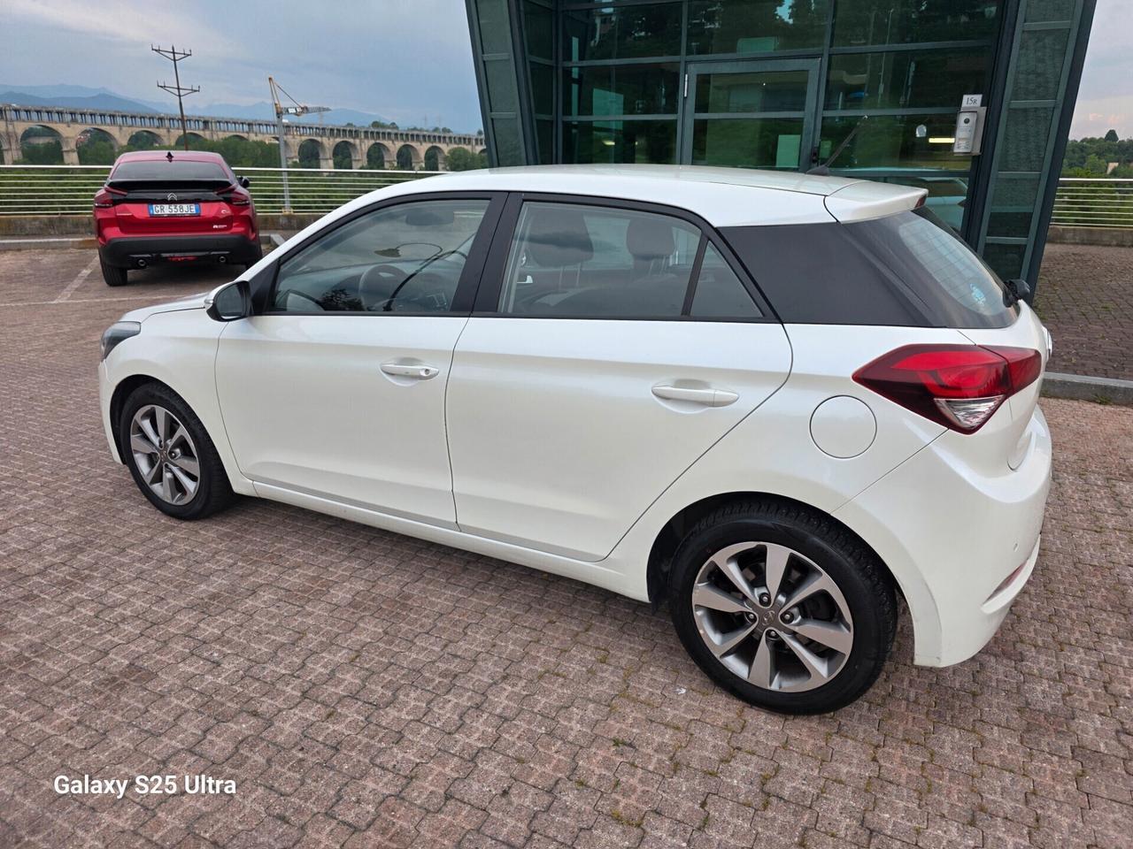 hyundai i20 1.2 valutiamo usato