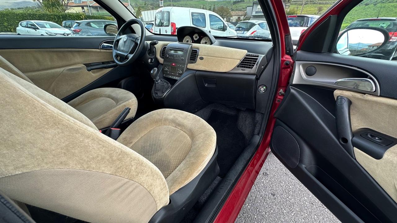 Lancia Ypsilon 1.2 16V Argento