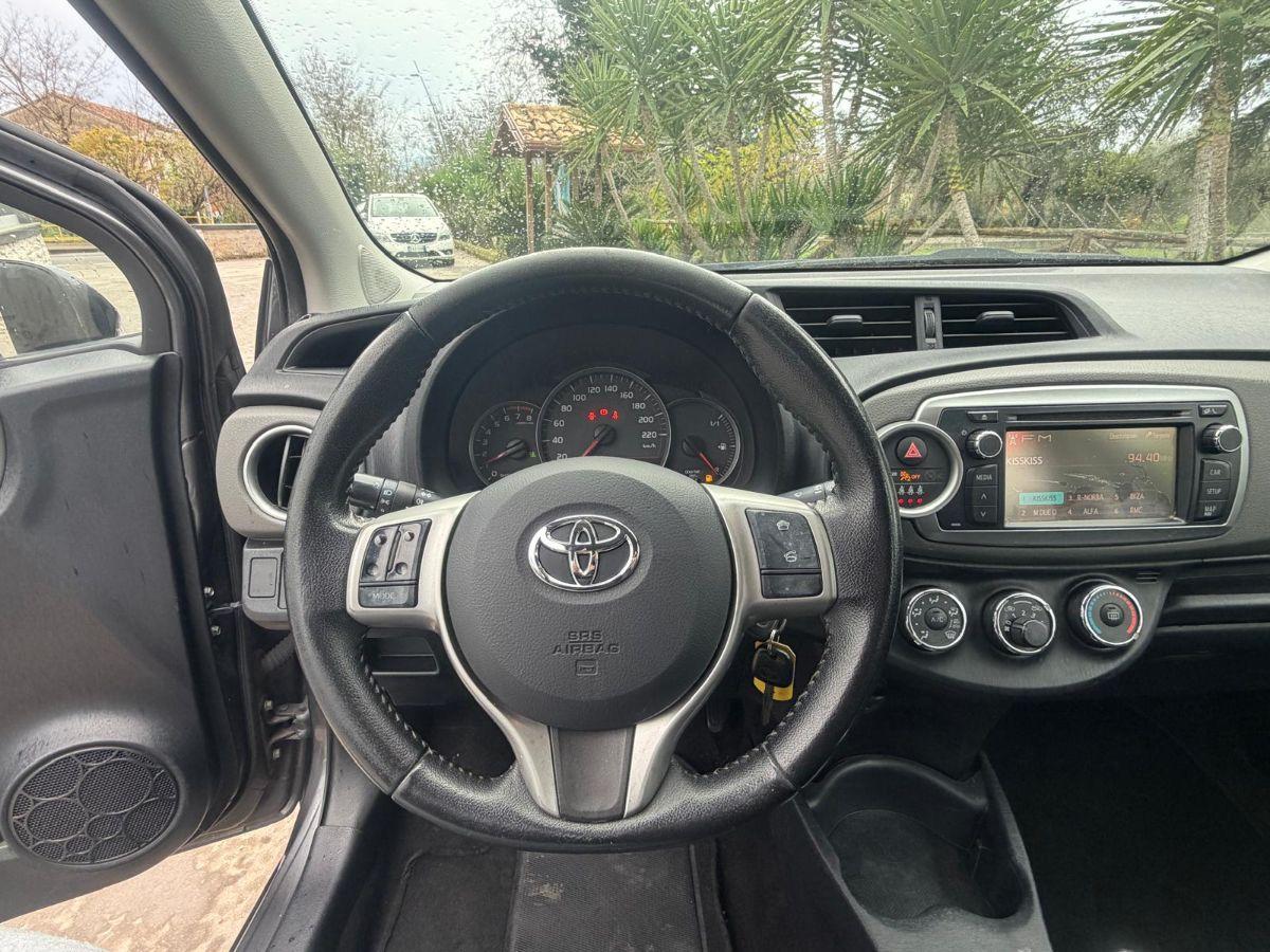 TOYOTA - Yaris - 1.0 5 porte Lounge