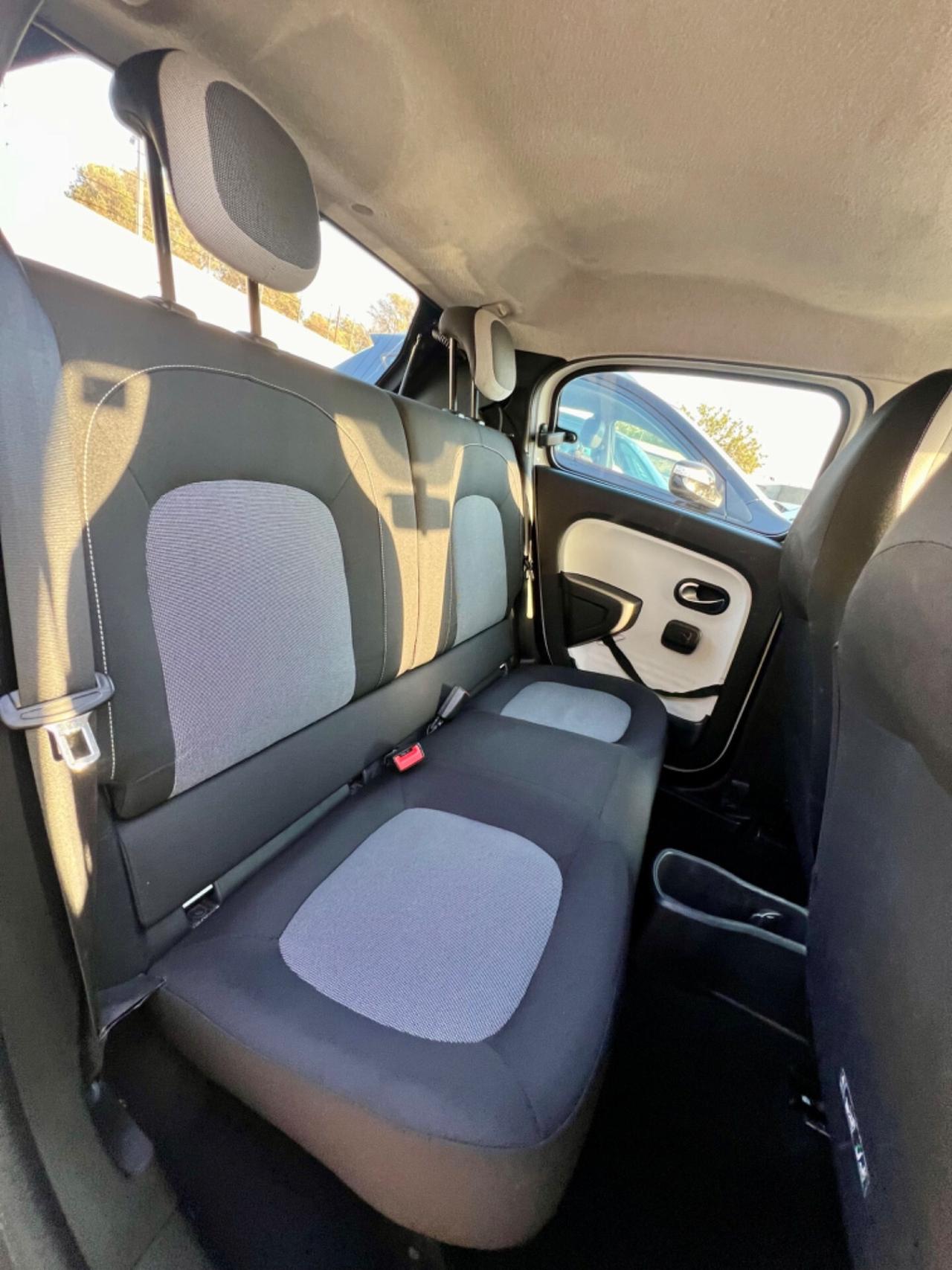 Renault Twingo TCe 90 CV,Navi,retrocamera,sensori di parc.,schermo touchscreen,ecc.