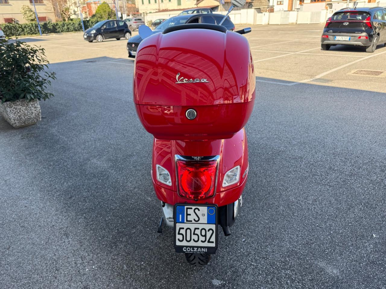 Piaggio Vespa 300 GTS hpe Vespa GTS 300 hpe