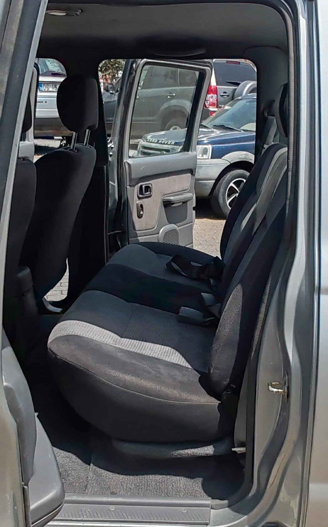 Nissan Navara Pick-up 2.5 TD 4 porte Double Cab