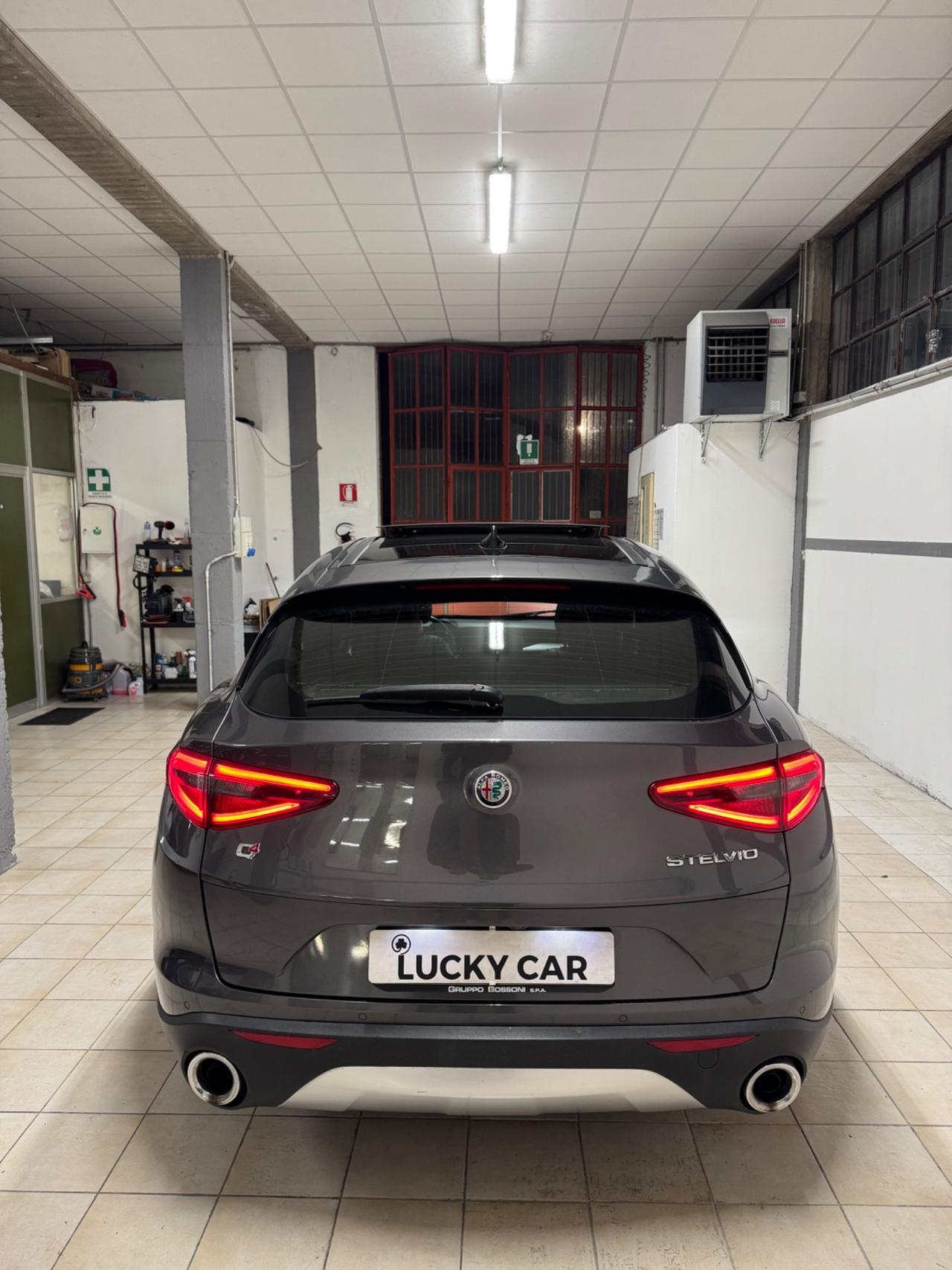 Alfa Romeo Stelvio 2.2 Turbodiesel 210 CV AT8 Q4 Super