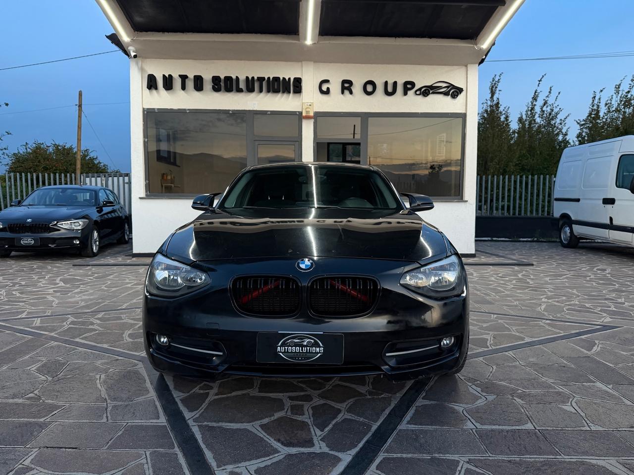 Bmw 116i 5p. Sport 135cv total black