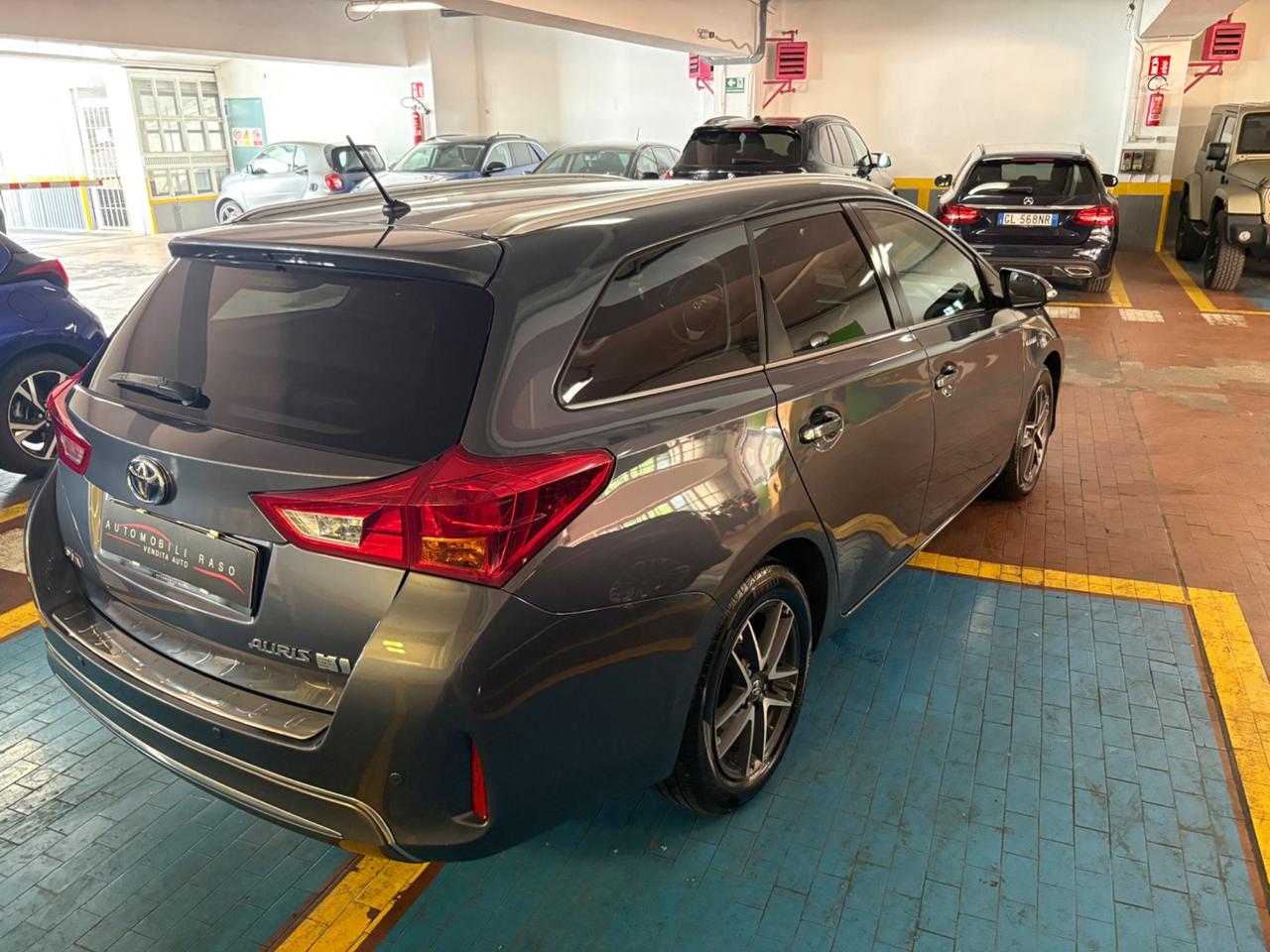 Toyota Auris Touring Sports 1.8 Hybrid Lounge