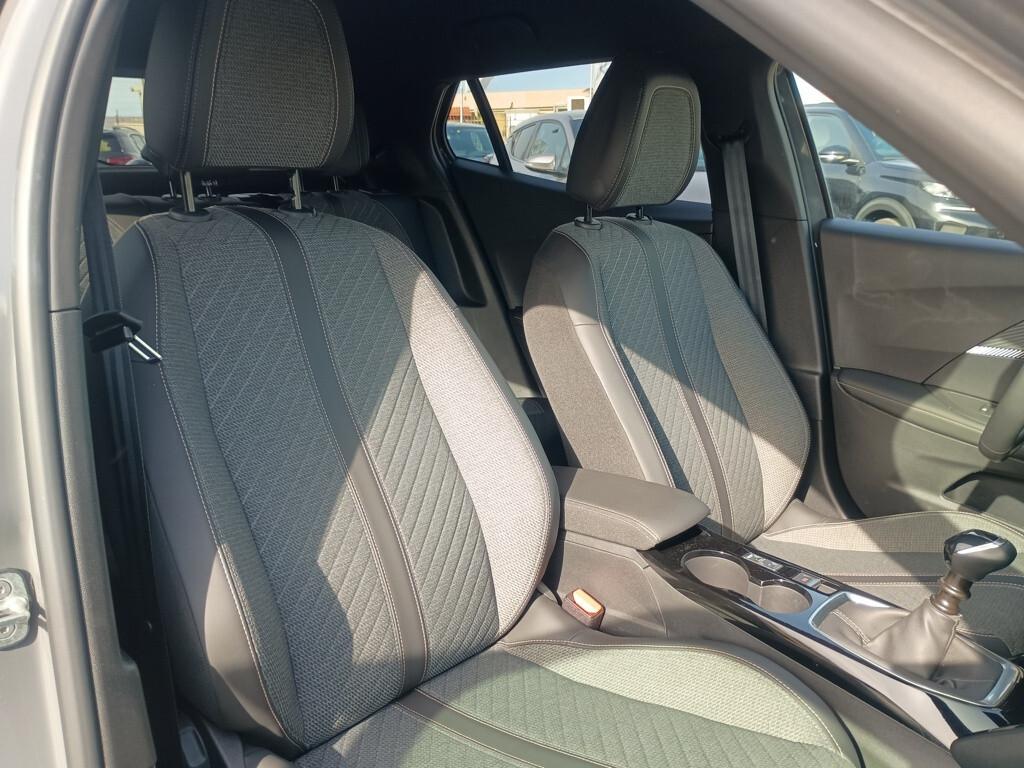 Peugeot 2008 1.2 100cv Allure