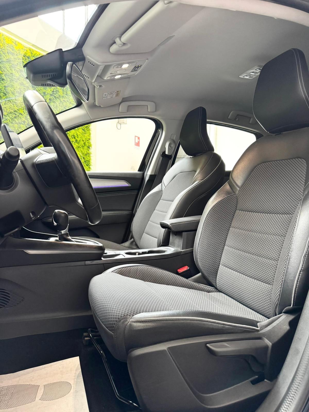 Renault Arkana Hybrid E-Tech 145 CV R.S. Line