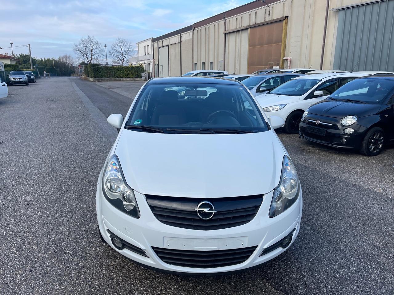 Opel Corsa 1.2 Neopatentati Sport