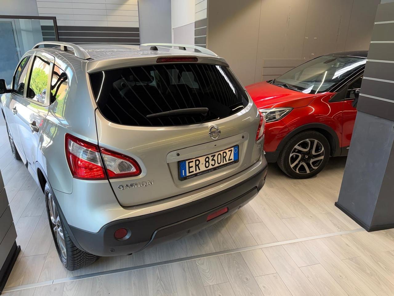 Nissan Qashqai 2.0 dCi DPF 4WD aut. Tekna 100.000KM UNICOPROPR