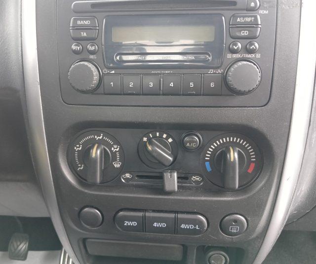 SUZUKI Jimny 1.3i 16V cat 4WD JLX