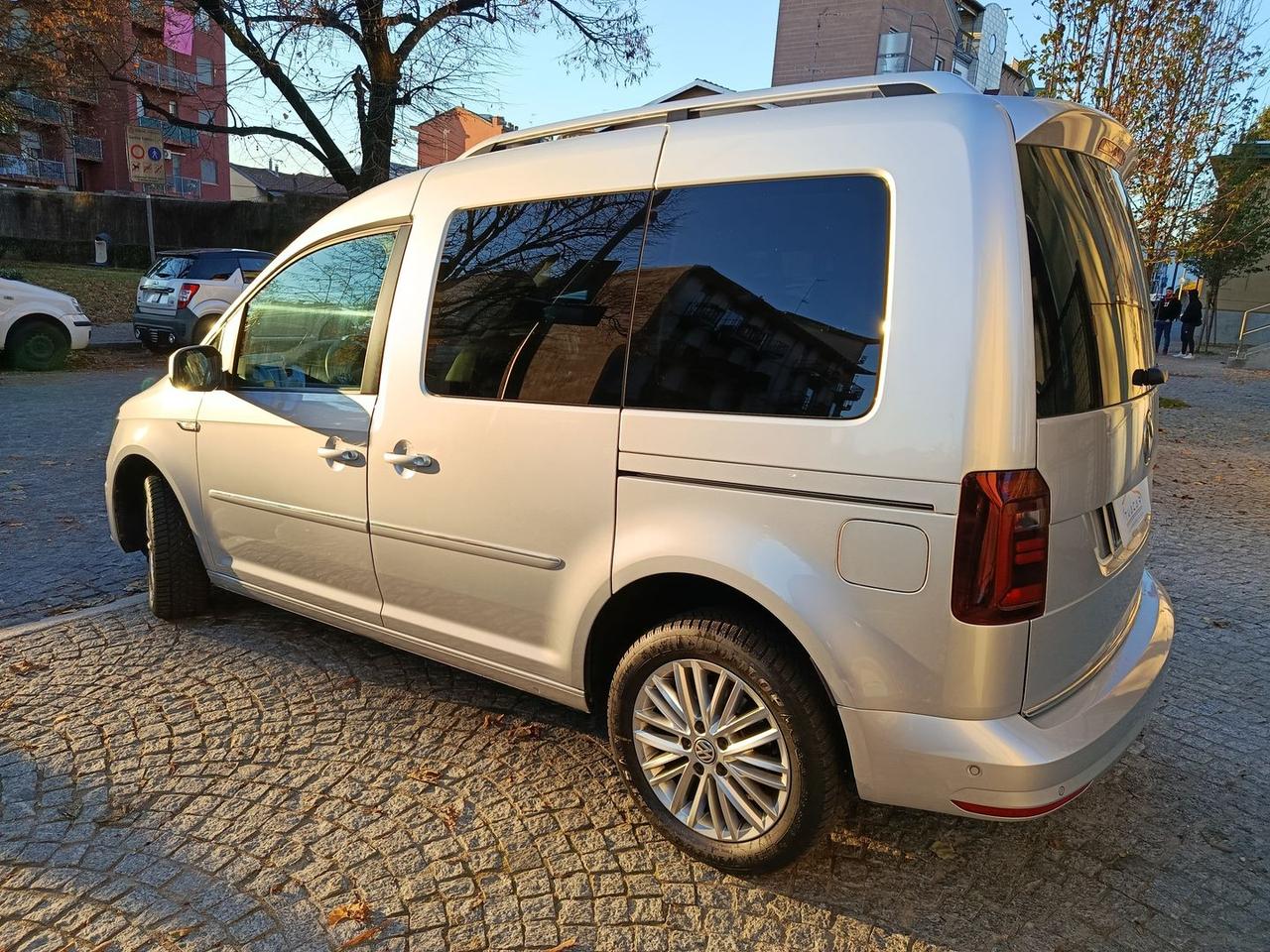 Volkswagen Caddy Highline 2.0 TDI BlueMotion #8038