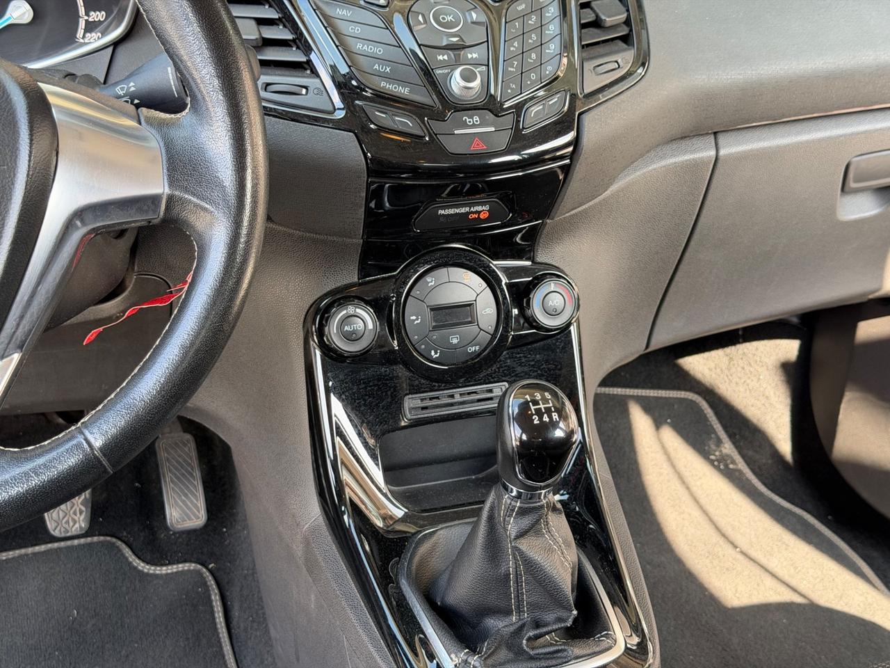 Ford Fiesta 1.0 EcoBoost 100CV 5 porte Black & White Edition