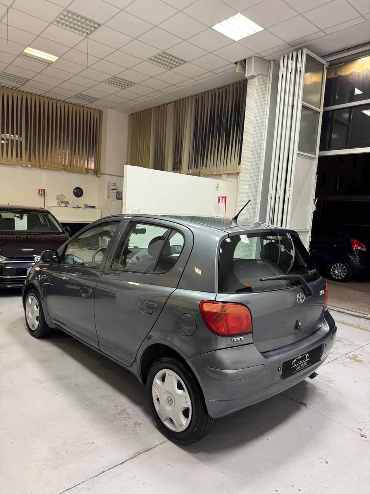Toyota Yaris 1.0 5 porte Sol