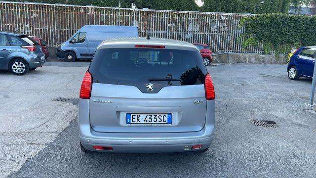 PEUGEOT 5008 1.6 HDi 112CV Business