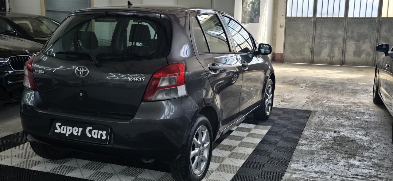 Toyota Yaris 1.0 BENZINA 95CV 5 porte Sol 2010