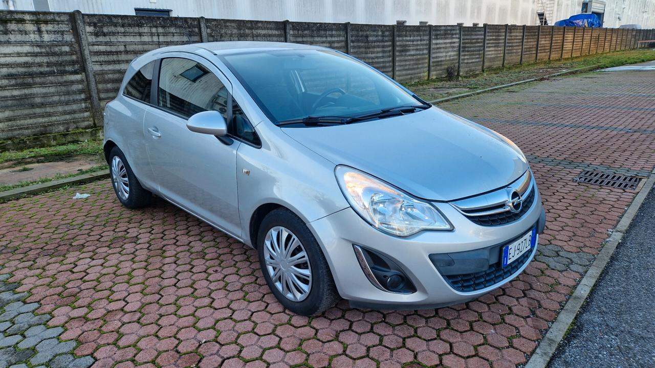 Opel Corsa 1.2 Neopatentati