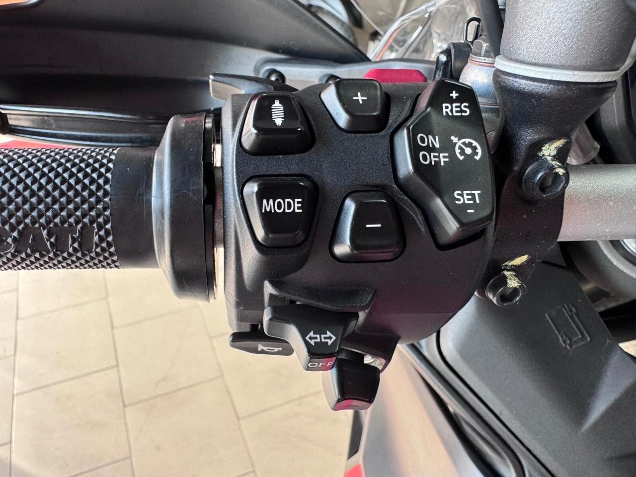 Ducati Multistrada V4 RALLY TRAVEL & RADAR