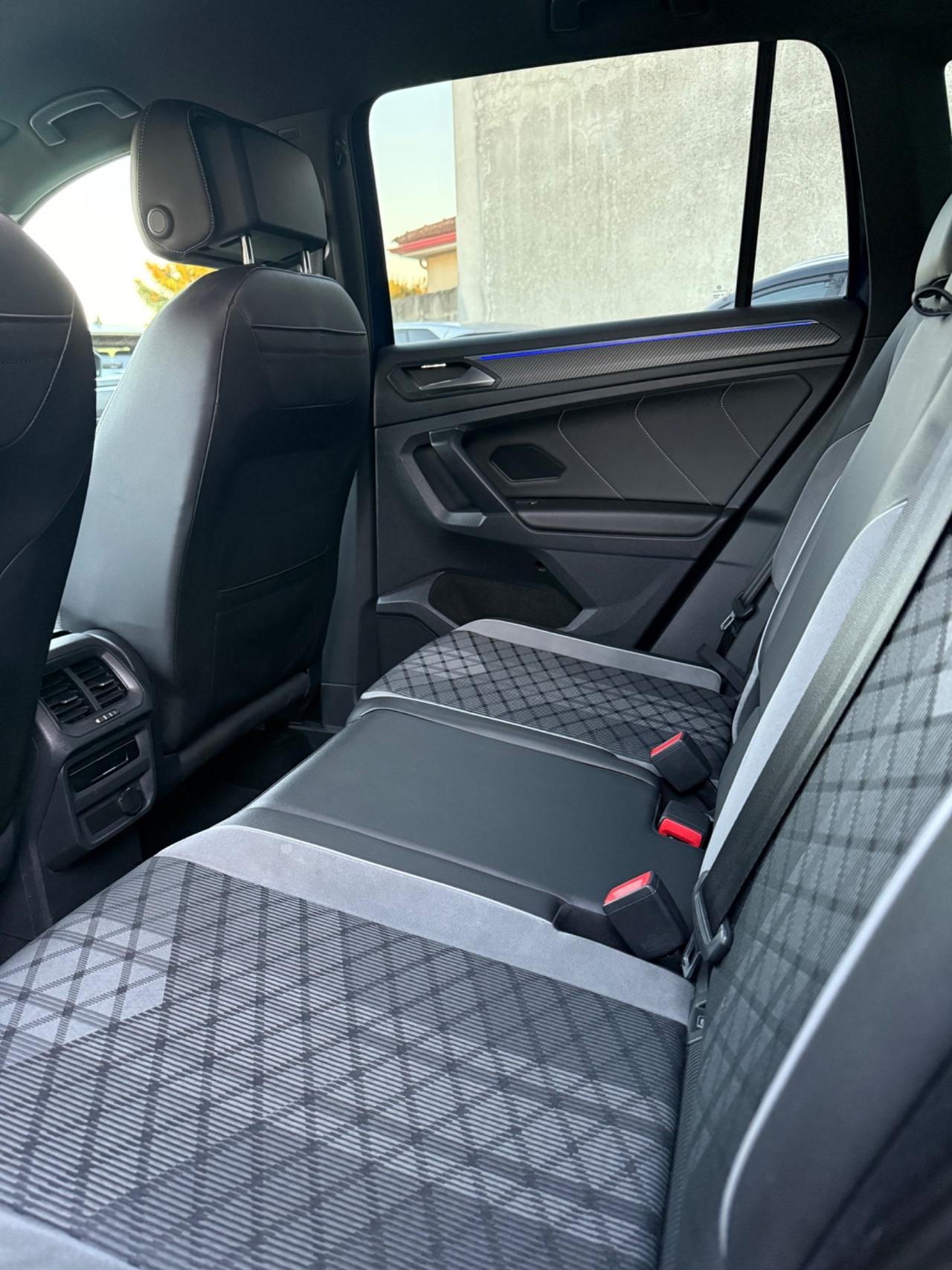 Volkswagen Tiguan 2.0 TDI 150 CV SCR DSG R-Line
