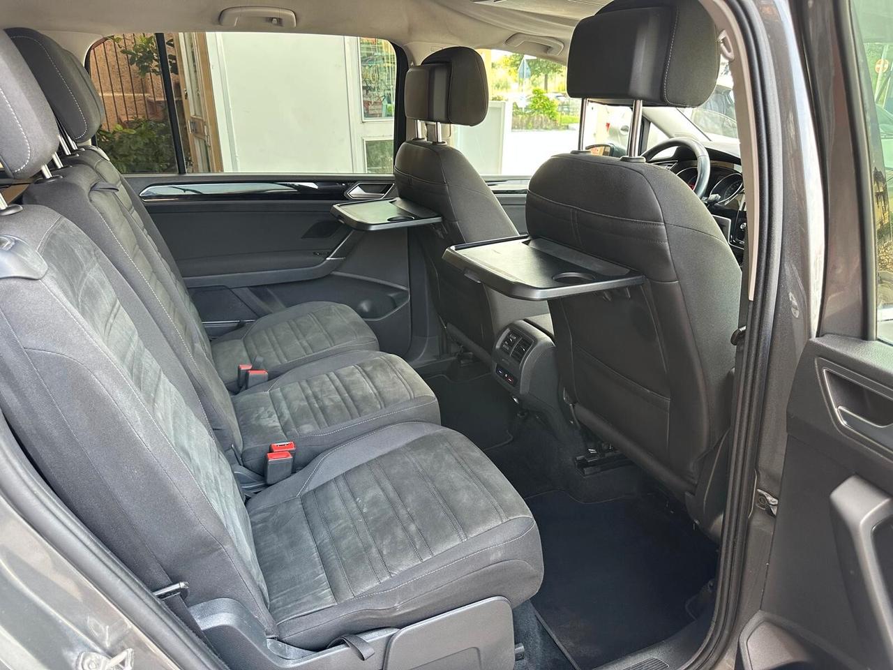 Volkswagen Touran 1.6 TDI Executive BlueMotion Technology 7 posti